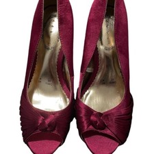 size 4 debut shoes, dark pink