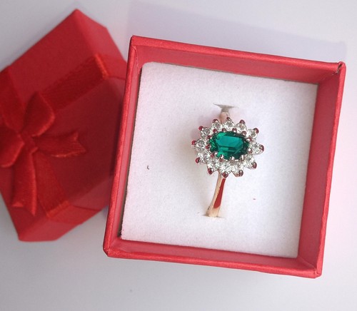 Ladies dress ring