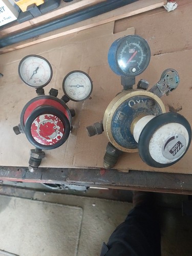 Oxy acetylene regulators - acetylene,