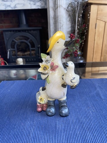 Woden duck figure - duck,