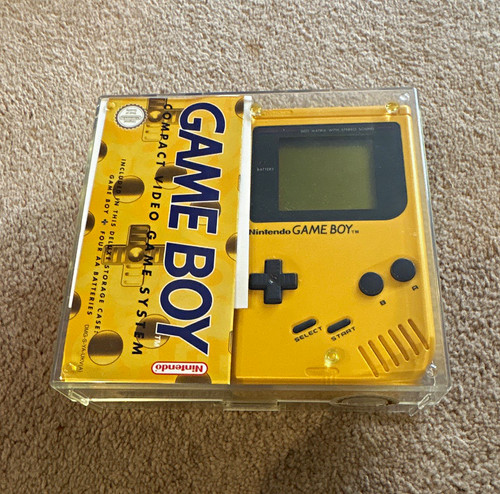 Nintendo game boy yellow - nintendo,