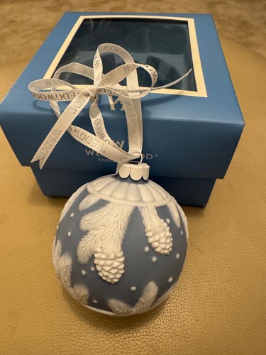 Wedgewood blue jasperware pine - blue,