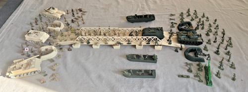 Airfix pontoon bridge 100 - pontoon,