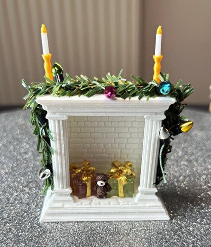 Miniature dolls house - 1:12,