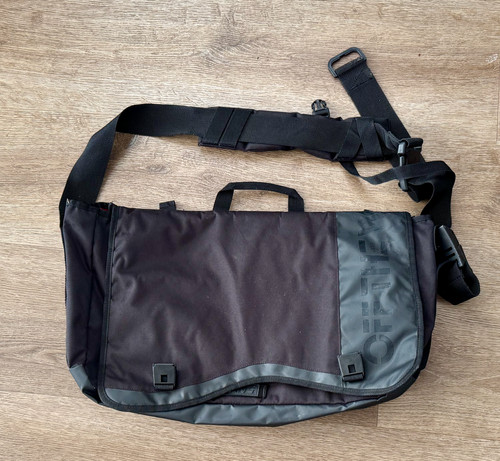 Vans black messenger bag - vans,
