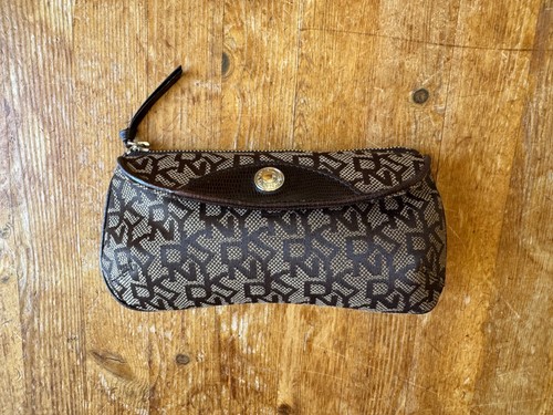 Dkny monogram brown purse zip - brown,