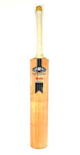 Newbery B.52 Bomber Cricket Bat Size 5 Length 78.5cm. Weight 900g 2lbs