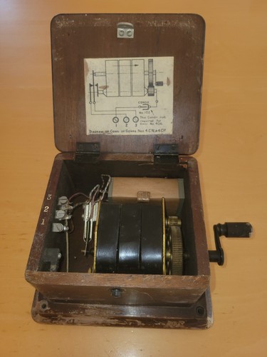 Gpo hand cranked dynamo - hand,