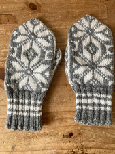 Norwegian Hand Knitted Adult Snowflake Mittens Gloves Autumn Winter