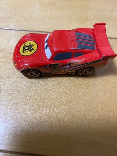 Tomica cars lightning mcqueen - cars,