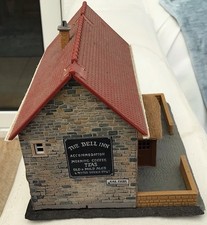 OO/HO Detailed Firm Plastic Model Bell Inn In Very Good Used Condition