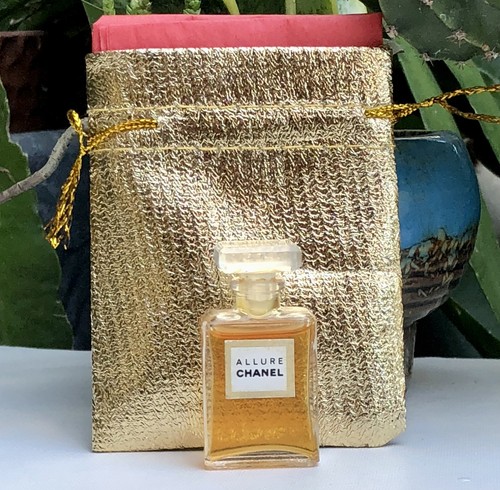Miniature vintage allure - 💝miniature,