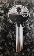 Yale silver metal head key
