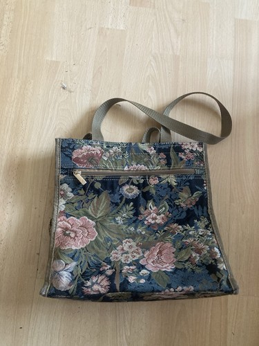 Large tapestry floral design - large,