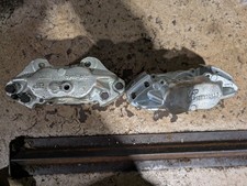 2x Brake Calipers Front Left &