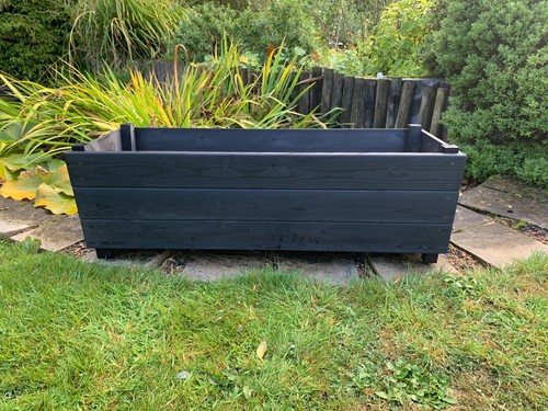 Black wooden planters extra - black,