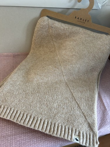 Radley knitted scarf beige - radley,