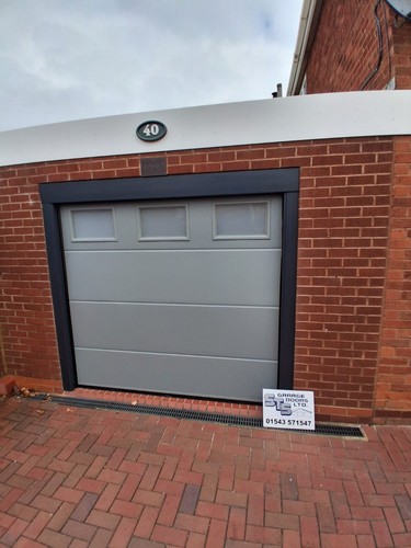 Sectional garage door - 🚪,