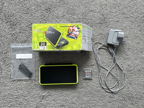 Nintendo 2ds black and - black, lime