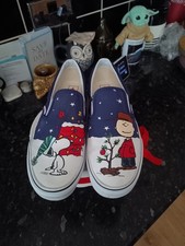 Vans  Peanuts classic slip on uk 7 christmas charlie/tree/ Snoopy 