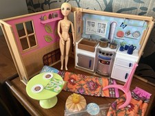 Liv Dolls Its My Nature Maple Lodge Campfire Playset