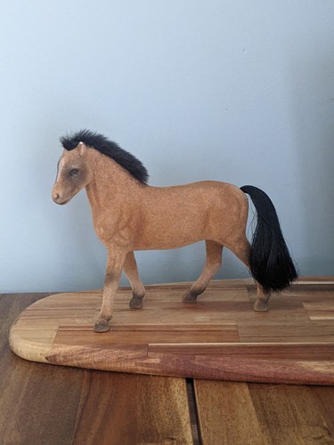 Realistic brown flocked - realistic,