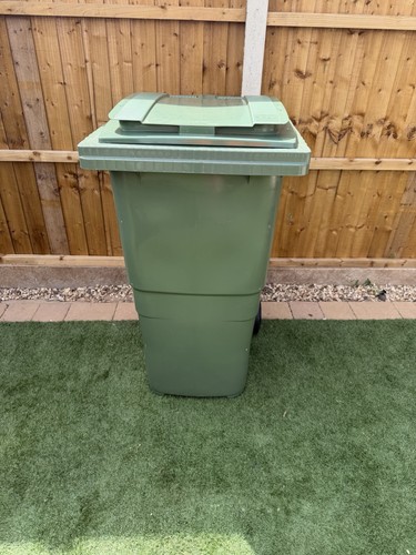 Wheelie bin - wheelie,