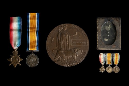 Ww1 medal plaque group - &,