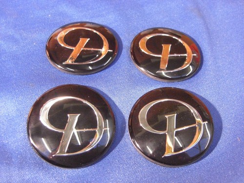 Daimler wheel hub cap badge - daimler,