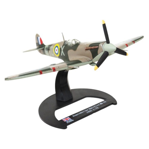 Aircraft model scale - 1:72,