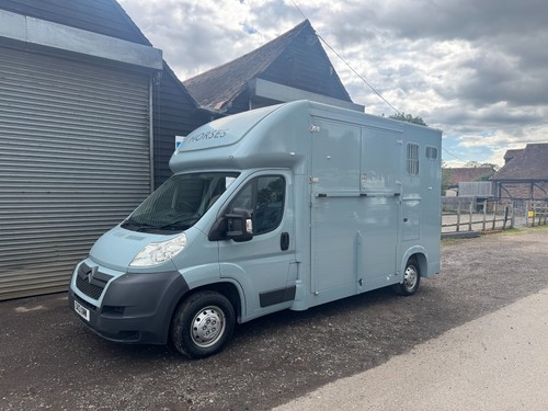 3.5ton horsebox