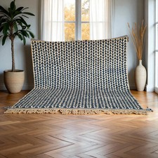 Color Dark Blue & Cream