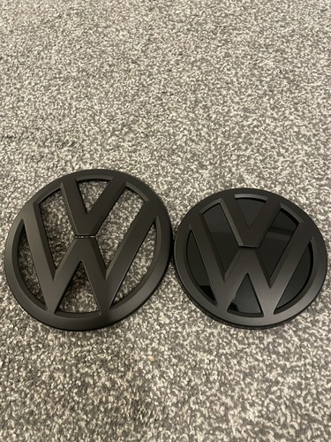 Front rear matt grille badges - front,