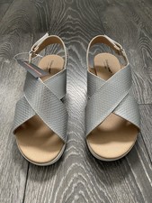 Cushion-Walk Silver Sandals E
