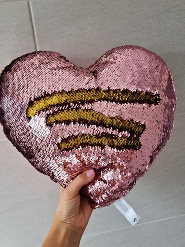 Heart cushion valentine day - heart,