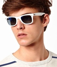 RAY BAN WAYFARERS WHITE ON