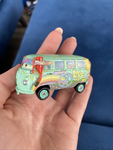 Disney pixar cars pit - cars,