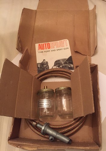 Vintage autosprayt tyre pump - vintage,