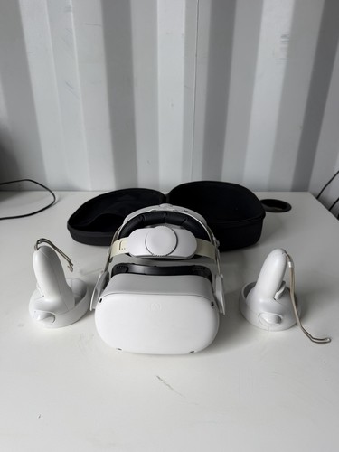Oculus meta quest headset - meta, vr