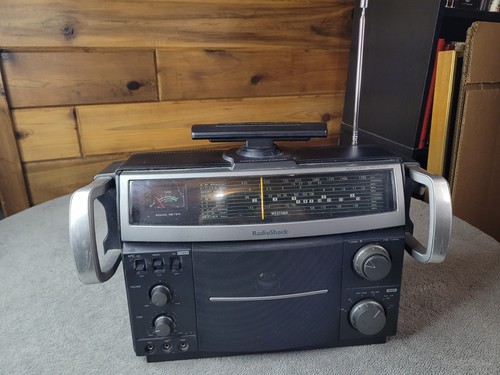 Vtg radio shack - radio, multiband