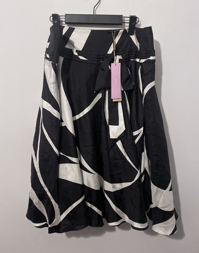 Black and white silk size - size, 16
