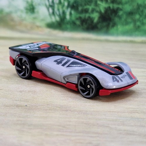 Hot wheels rollin solo diecast - solo,