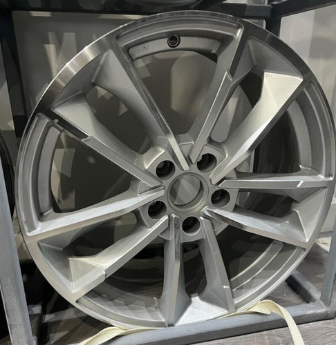 Silver alloy wheels - silver,