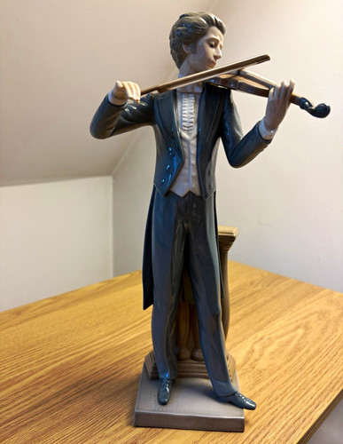 Lladro concert violinist - lladro, violinist”