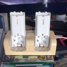 Nintendo Wii Quickshot Dual Docking Station Controller Charger Pre Owned 