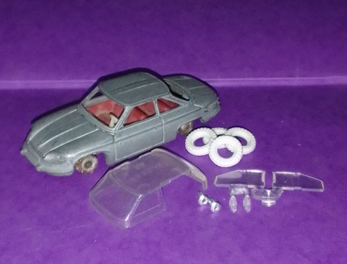French dinky 524 panhard 24c - panhard,