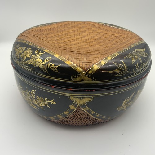 Vintage oriental wicker - wicker, lidded