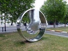 Photo 6x4 Lorenzo Quinn