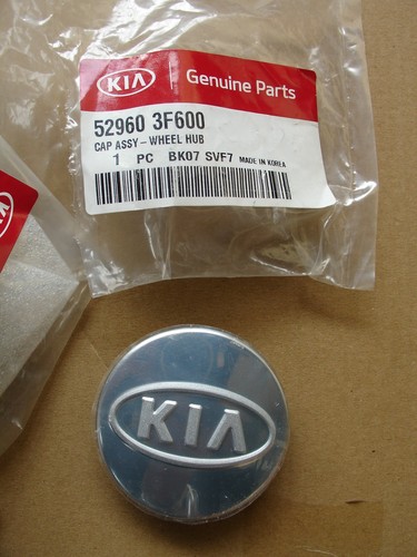 529603f600 center wheel hub - wheel,