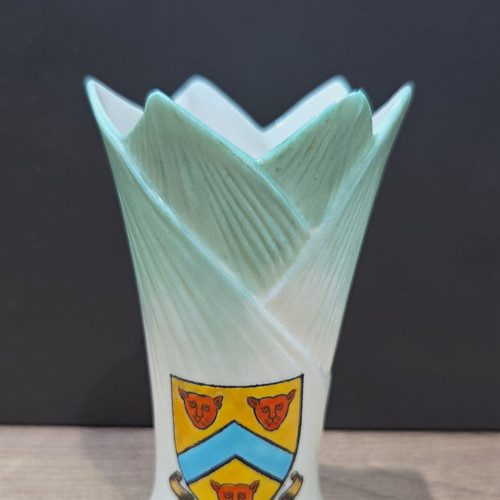 Goss crested leek vase - leek,